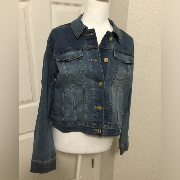 Jones New York Jackets & Blazers - Jones New York Trucker Jean Jacket Unlined Dreamer Wash Size M